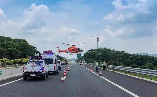 达坂城区高速公路汽车救援案例